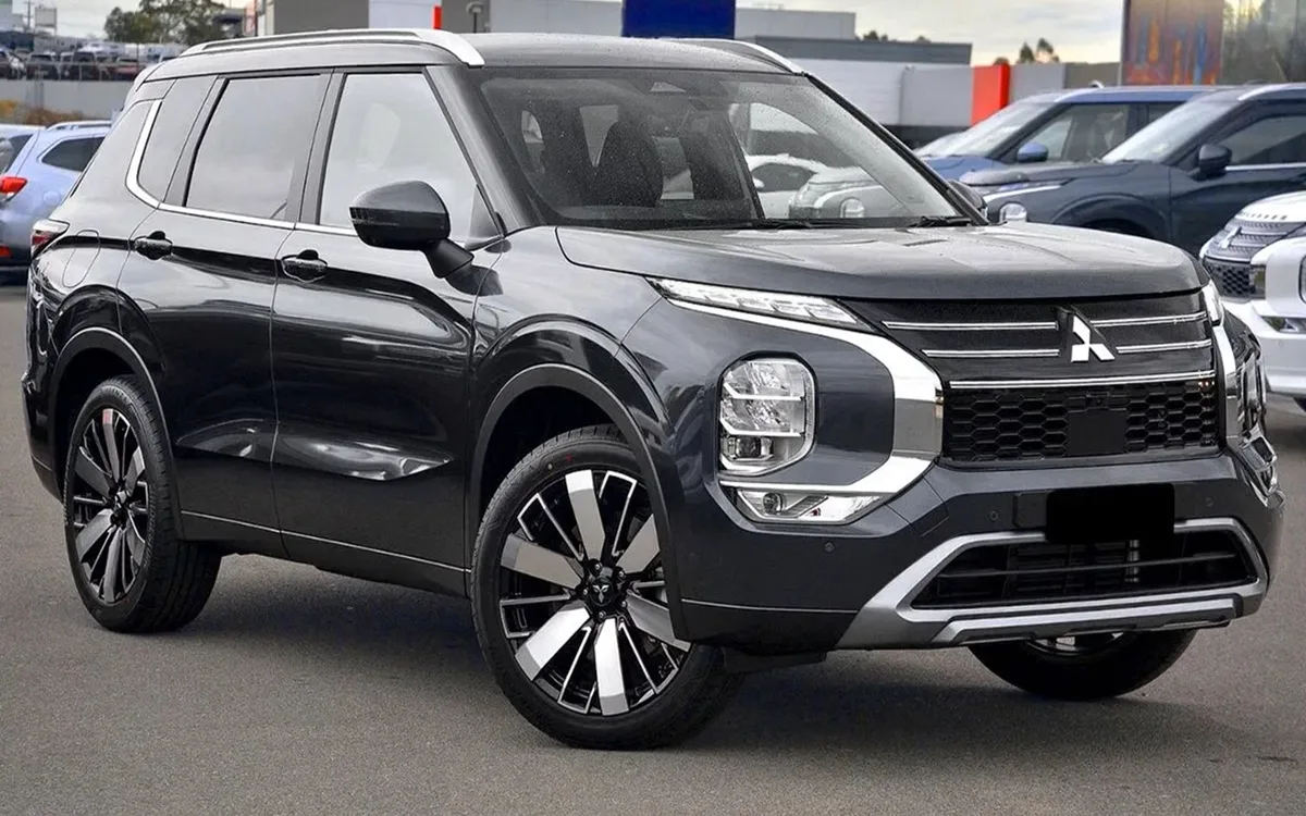 2026 Mitsubishi Outlander Exceed Tourer PHEV AWD